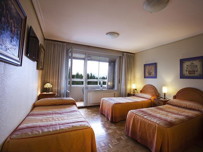 Pension Pasadena ปัมโปลนา ภายนอก รูปภาพ