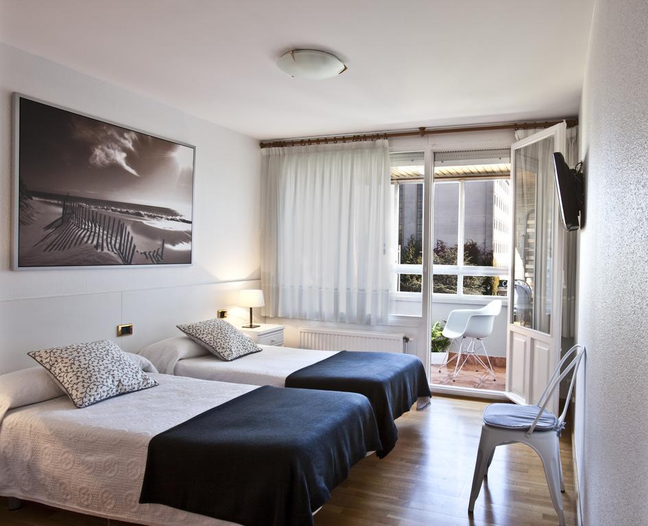 Pension Pasadena ปัมโปลนา ภายนอก รูปภาพ