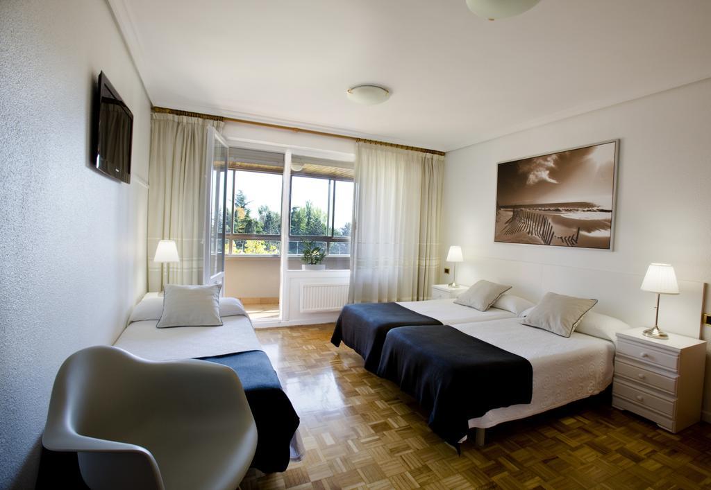 Pension Pasadena ปัมโปลนา ภายนอก รูปภาพ