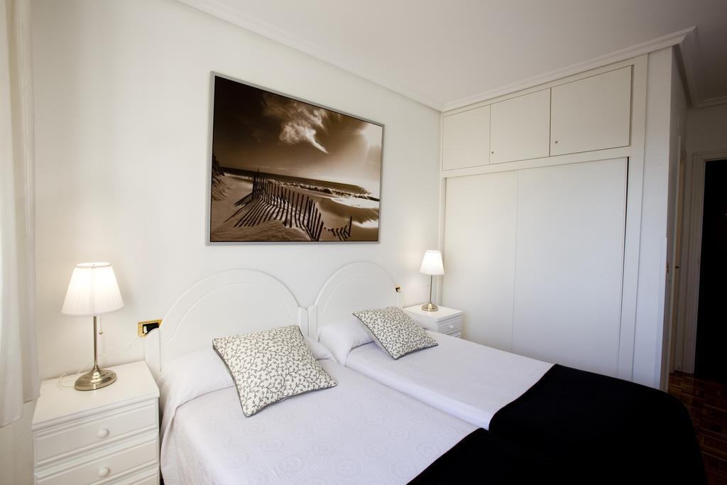 Pension Pasadena ปัมโปลนา ภายนอก รูปภาพ