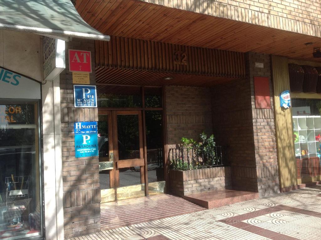 Pension Pasadena ปัมโปลนา ภายนอก รูปภาพ